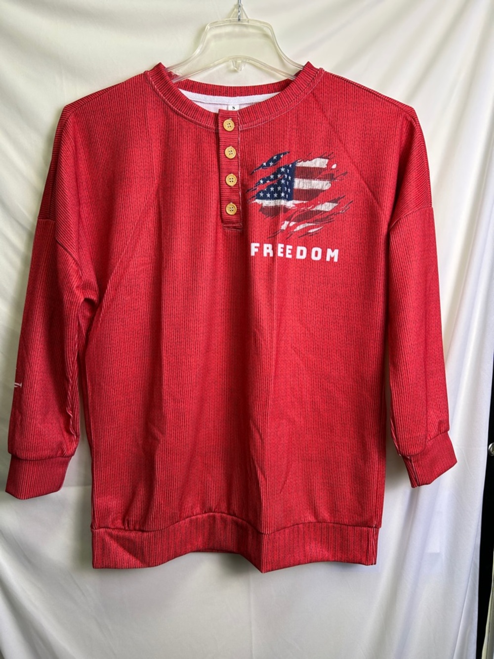 Women's Red 'Freedom' Long-Sleeve Henley Tee